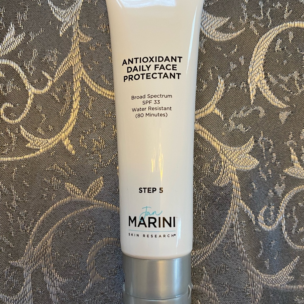 Jan Marini antioxidant daily face protectant spf33